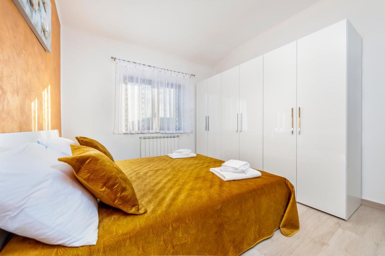Comfort Apartments Karla Rovinj Exterior photo